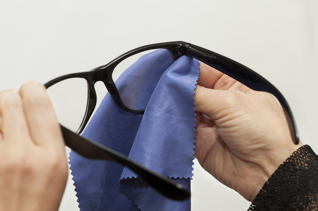 Effective ways to clean your lenses - Better Vision